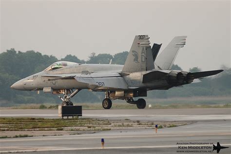 Directory /real_aviation/quonset/quonset2008/F-18C/images