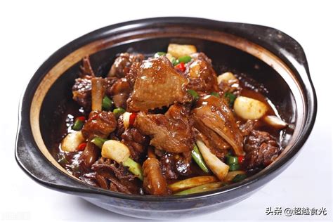 十道著名湘菜排名：剁椒鱼头是最常见的菜色，第七是肉质肥而不腻的毛氏红烧肉 - 十大排行 - 酷奇猫