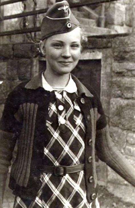 老照片 三四十年代希特勒统治下的德国女孩 戴着红领巾|德国女孩|红领巾|希特勒_新浪新闻