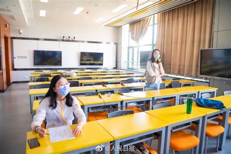校园新闻-郑州11中举行新入职教师线上培训会-郑州市第十一中学