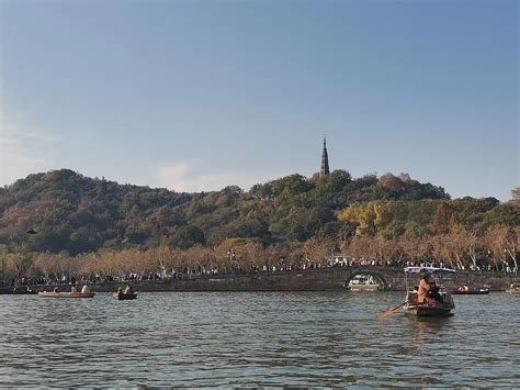 杭州旅游，游客必去的是西湖，而本地人眼中最美风景却在这个地方