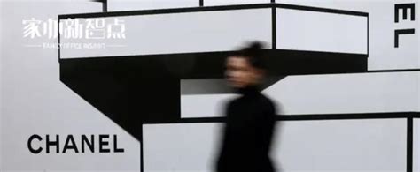 香奈儿总监是谁?Karl Lagerfeld时装界的凯撒大帝【服装品牌故事】_风尚网|FengSung.com