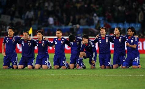 日本队集体跪地也挽救不了球队 亚洲球队可昂首离开_徐毅_新浪博客