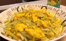 韭黄炒鸡蛋的家常做法，鸡蛋蓬松软嫩，韭黄爽脆不出水，太好吃了 - 知乎