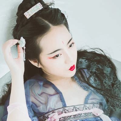 古风美人鱼粉色头像女生