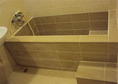砖砌浴缸太大，我要加个台阶，老师傅：还是你点子多！第一次听说