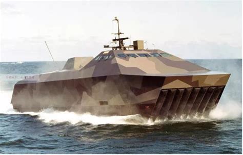 美军装备新一代“蝙蝠船” 可隐身进行突击作战(组图)-搜狐新闻
