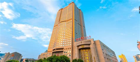 华天酒店去年亏损4.78亿 出租率三连降出售资产自救_凤凰网
