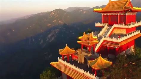 航拍中国：壮观的秦岭南五台山，山形峭拔，风景秀美让人震撼_腾讯视频