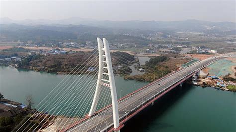 湖南湘潭跨湘江大桥竖屏航拍mp44K视频素材