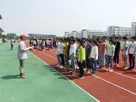 中国国家田径队教练来我校指导体育生训练工作 涿州市第二中学