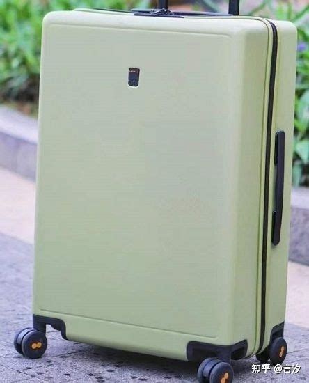 二等座可以放28寸的行李箱吗，高铁二等座放行李箱的位置在哪里？-营销圈