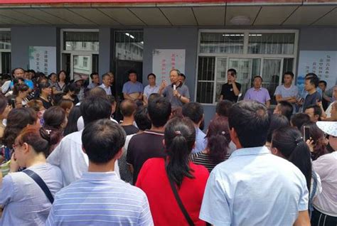 忻州市委副书记、市长郑连生全天候接待上访群众 - 基层网