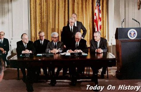 1967年1月27日《和平利用外层空间条约》开放供签署 - 历史上的今天