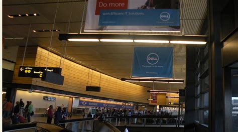 在美国华盛顿州西雅图机场登机前高清图片下载-正版图片506250944-摄图网