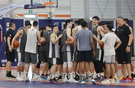 媒体人：上海男篮正式收队集中 开始准备夏训-直播吧