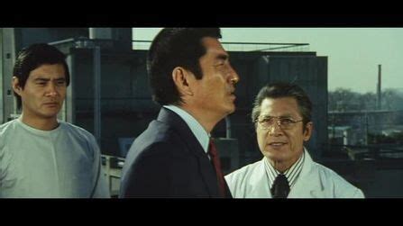 日本电影《追捕》经典片段欣赏，硬汉高仓健的魅力