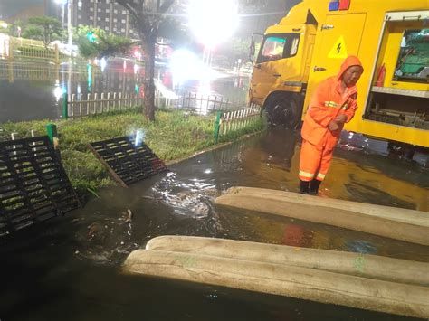 短时强降雨导致道路积水 运城市城市管理局紧急排水-运城市人民政府门户网站