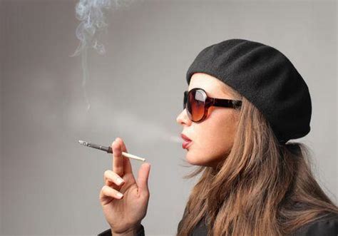 抽烟对女生有什么危害_抽烟对女生的危害 - 随意云
