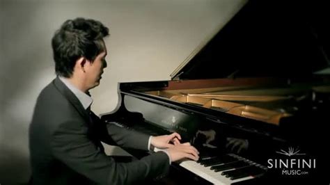 李云迪钢琴演奏：中国古典音乐《彩云追月》|彩云追月_新浪新闻