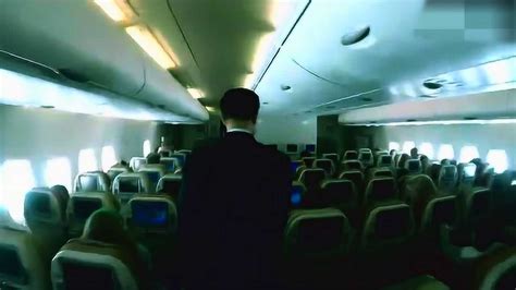 现代客机的客舱内部宽体高清图片下载-正版图片506305610-摄图网