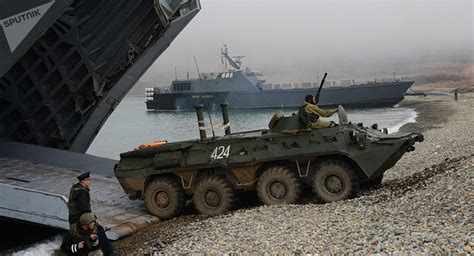 海陆空齐上阵！俄罗斯在克里米亚进行多兵种联合演习_凤凰网视频_凤凰网