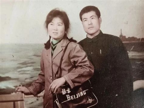 【改革开放40年】两代人的结婚照 两代人的生活变迁_凤凰网