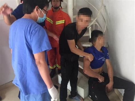 惠州一工人不慎二楼摔落，后脑皮被栏杆贯穿 - 液压汇