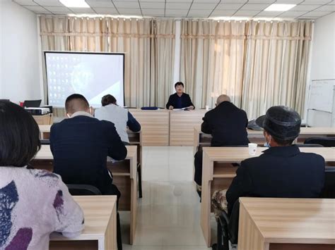 师市党委宣讲团赴团场、社区等地宣讲第三次中央新疆工作座谈会精神