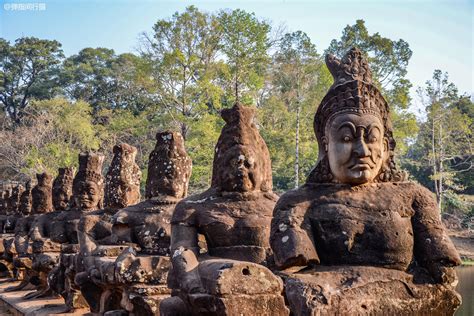 柬埔寨吴哥窟“最火”地标，佛像“迷之微笑”，原来背后大有故事_高棉