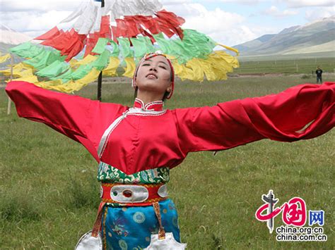 青藏高原上千年舞一回：玉树卓舞-玉树州新闻网-青海新闻网