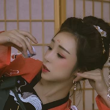 qq头像女生古风喝酒霸气图片