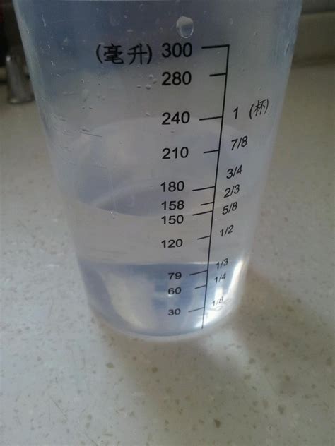 150毫升水是多少,500毫升水是多少,200毫升的水是多少_大山谷图库
