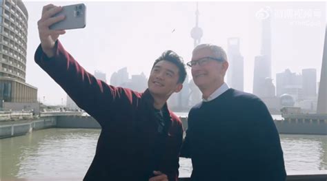 苹果CEO库克突然到访上海：与郑恺外滩偶遇凤凰网海南_凤凰网