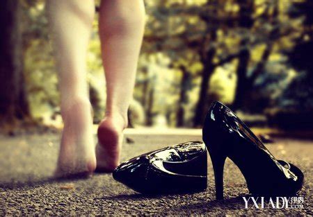 【图】穿高跟鞋的危害 两点建议教你避免危害_穿高跟鞋的危害_伊秀服饰网|yxlady.com