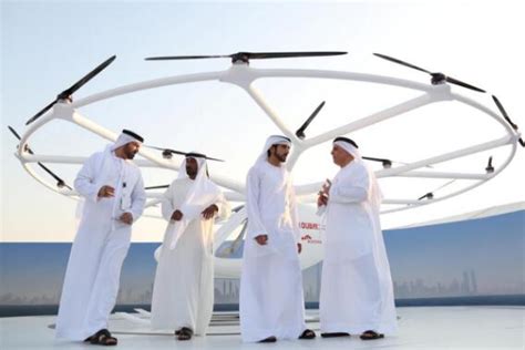 迪拜实现首次人类自动飞行！