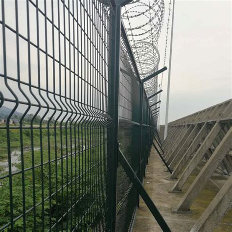 安徽安庆机场钢筋网围界样式
