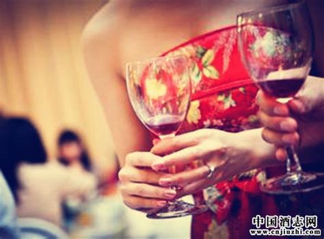 在婚宴上该怎样敬酒_酒礼习俗_酒类百科_中国酒志网