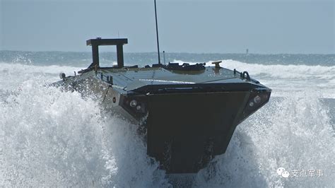 两栖战车怒吼，海军陆战队组织海上实弹演练|海军|海军陆战队|实弹_新浪新闻