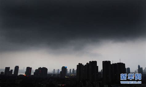 武汉今夏首场雷暴雨 1小时降下2.5个东湖水量[组图]_海口网