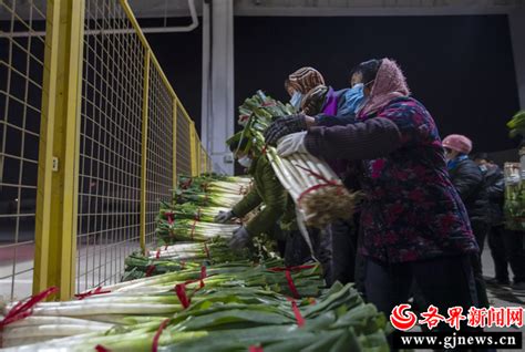 菜来啦！渭南市连夜组织45万箱蔬菜陆续送往西安凤凰网陕西_凤凰网