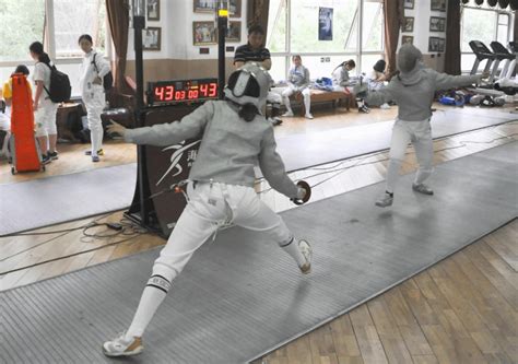 中传击剑队在北京击剑联赛中荣获铜牌
