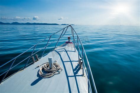 游客天堂夏海船或快艇上的空中观视风景夏季的美丽自然海景岛和美丽的海滩蓝色景美高清图片下载-正版图片307877977-摄图网