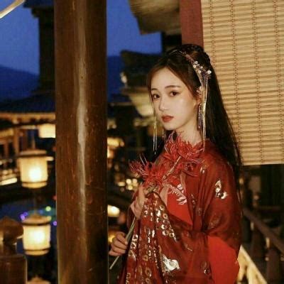 非主流红衣女子头像