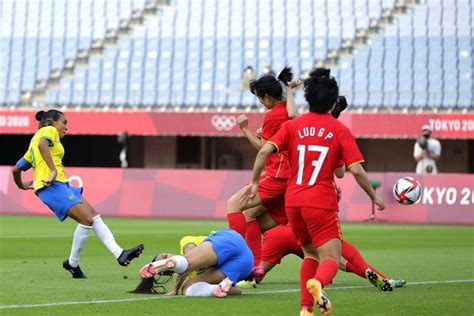 夺冠!3:2!中国女足击败韩国女足获得亚洲杯冠军!