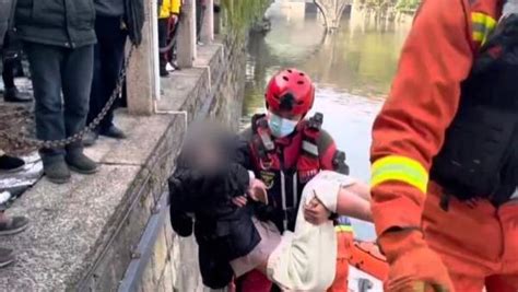 五人接力救起落水女孩体力透支险丧命 女孩家属未道谢 - 四川 - 华西都市网新闻频道