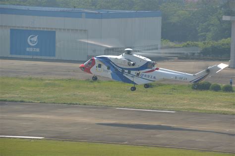 大型民用直升机AC313A首飞成功 我国航空应急救援装备再添利器-蜂耘网