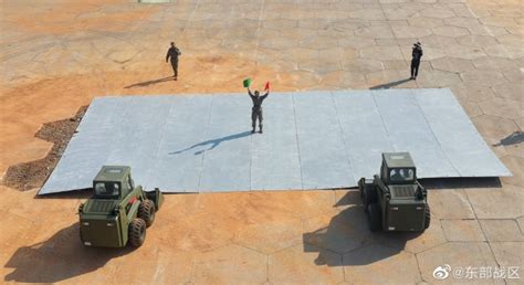 东部战区空军某场站联合驻地民兵开展机场抢修军地联合演练