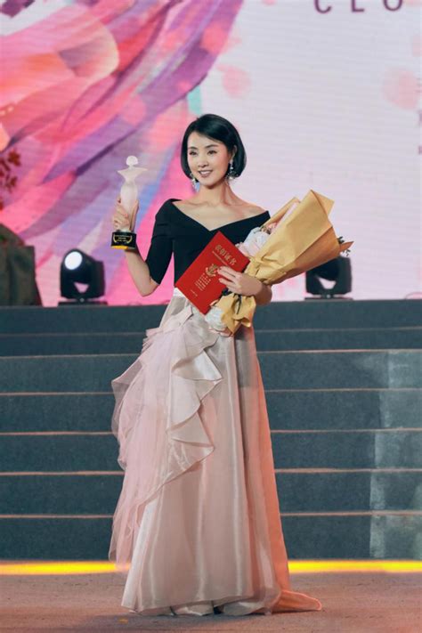 巫山神女杯艺术电影周 演员姜宏波凭《黄玫瑰》获最佳女主角 - 360娱乐，你开心就好