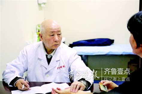 80岁老中医一贴膏药消了颈动脉斑块_中国江苏网